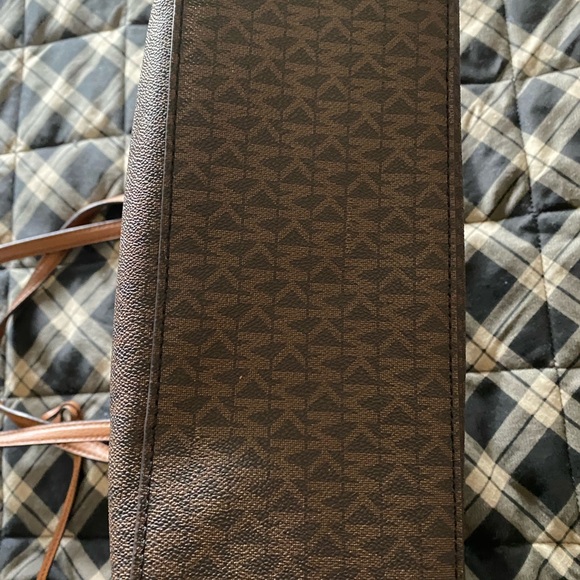 Michael Kors Charlotte tote. Brown in excellent condition - Picture 2 of 7